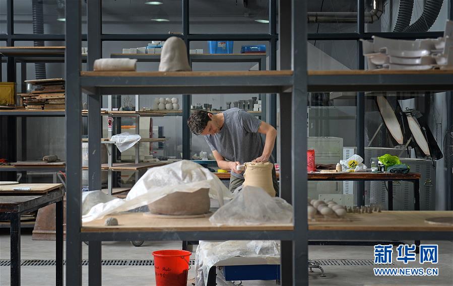 （新華全媒頭條&middot;圖文互動）（8）千年窯火中的&ldquo;復(fù)興密碼&rdquo;&mdash;&mdash;景德鎮(zhèn)新觀察