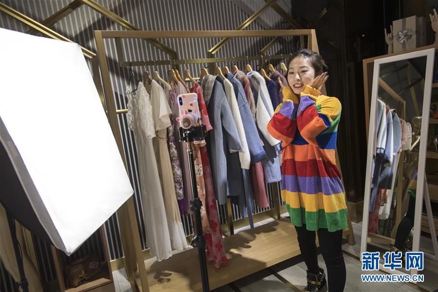 (新華全媒頭條·圖文互動(dòng))(3)“天下第一街”的“浴火重生”——漢正街兩度“起死回生”背后的迭代“密碼”