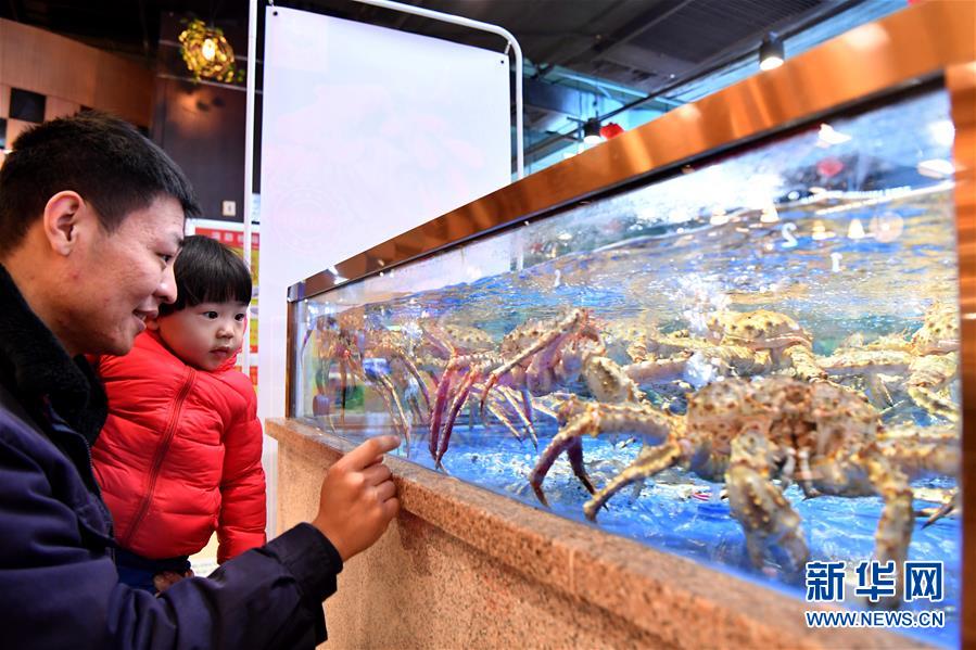 (在習(xí)近平新時(shí)代中國(guó)特色社會(huì)主義思想指引下·將改革開(kāi)放進(jìn)行到底·大國(guó)之約)(新華全媒頭條·圖文互動(dòng))(7)潮起東方浪涌時(shí)——來(lái)自對(duì)外開(kāi)放前沿的時(shí)代強(qiáng)音