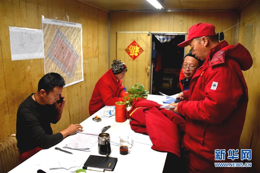 （新春走基層&middot;圖文互動）（4）走進(jìn)塔克拉瑪干：探訪沙漠物探人