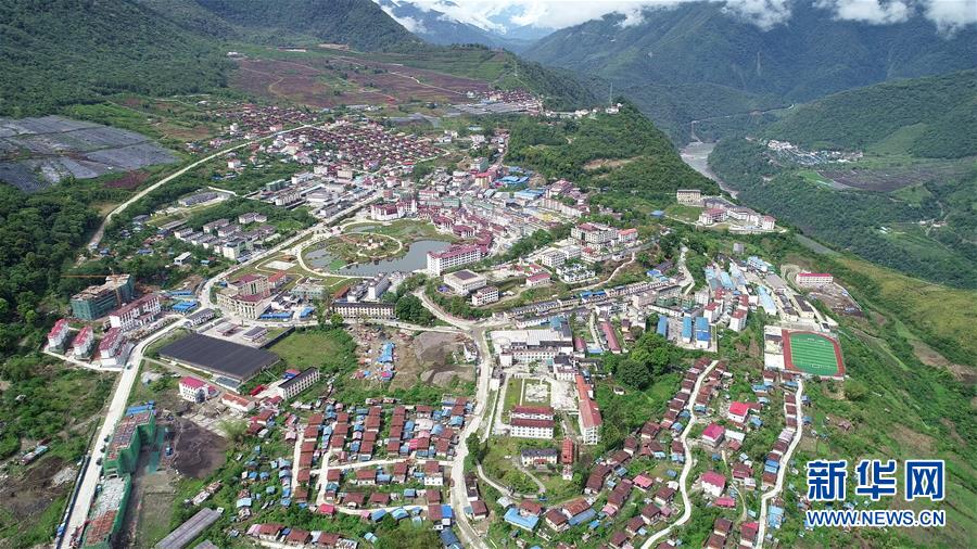 （兩會前夕看落實&middot;圖文互動）（1）格?；ㄩ_ 幸福路寬&mdash;&mdash;西藏落實習(xí)近平總書記全國兩會重要講話精神紀實