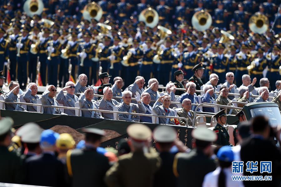 （新華全媒頭條&middot;強(qiáng)軍思想引領(lǐng)新征程&middot;圖文互動(dòng)）（2）那一刻，我們光榮接受檢閱