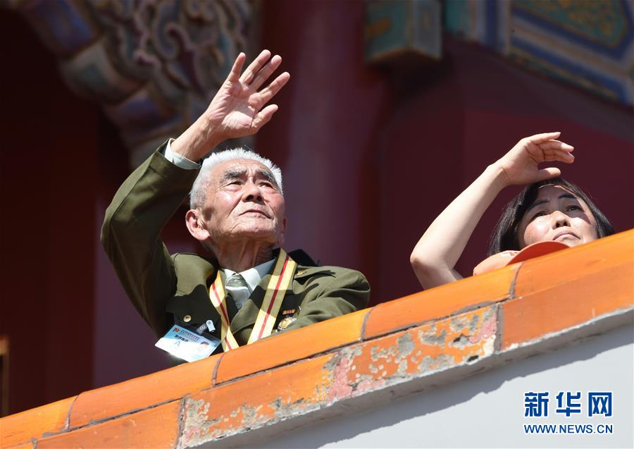 （新華全媒頭條&middot;強(qiáng)軍思想引領(lǐng)新征程&middot;圖文互動(dòng)）（3）那一刻，我們光榮接受檢閱