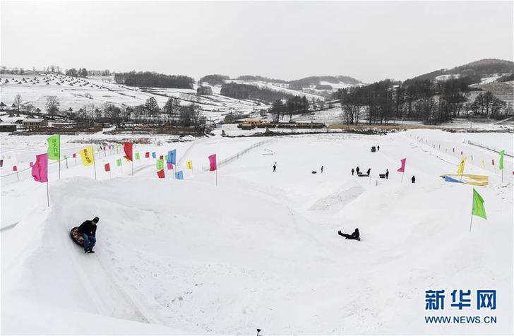 （在習(xí)近平新時代中國特色社會主義思想指引下&mdash;&mdash;新時代新作為新篇章&middot;圖文互動）（3）三年，從無名小屯到聲名遠播&mdash;&mdash;這個&ldquo;雪鄉(xiāng)&rdquo;是如何做到的？