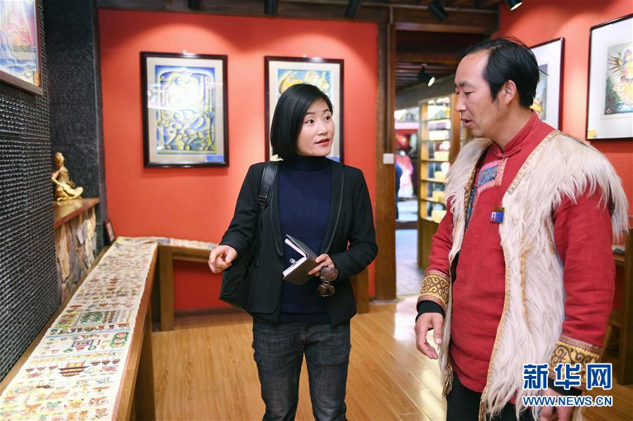 (新春走基層·代表委員履職·圖文互動)(5)打通公共文化服務(wù)“最后一公里”——全國人大代表范永貞履職剪影