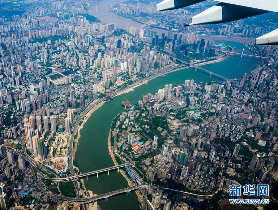 （新華全媒頭條&middot;迎接兩會特別報道&middot;圖文互動）（15）會當(dāng)水擊三千里&mdash;&mdash;全國兩會前夕看中國信心