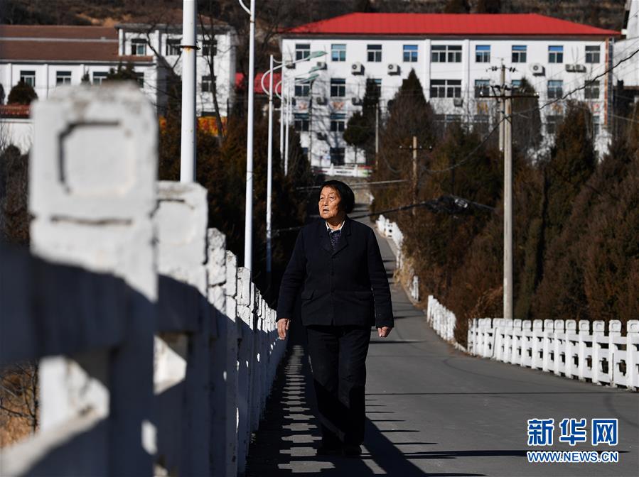 （新華全媒頭條&middot;迎接兩會特別報道&middot;圖文互動）（1）奮進(jìn)，向著第一個百年奮斗目標(biāo)&mdash;&mdash;寫在2019年全國兩會召開之際