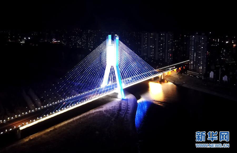 （在習(xí)近平新時(shí)代中國(guó)特色社會(huì)主義思想指引下&mdash;&mdash;新時(shí)代新作為新篇章&middot;圖文互動(dòng)）（6）梗阻的&ldquo;血脈&rdquo;通了 彼此的心拉近了&mdash;&mdash;京津冀&ldquo;斷頭路&rdquo;打通記