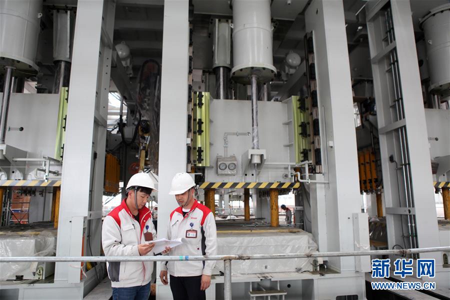 （新華全媒頭條&middot;首季經(jīng)濟(jì)觀察&middot;圖文互動(dòng)）（8）經(jīng)濟(jì)運(yùn)行平穩(wěn)開(kāi)局 高質(zhì)量發(fā)展勢(shì)頭良好&mdash;&mdash;2019年中國(guó)經(jīng)濟(jì)首季觀察