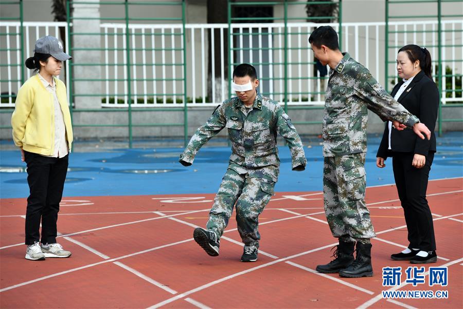 （時代先鋒&middot;圖文互動）（7）新時代最可愛的人&mdash;&mdash;記陸軍某掃雷排爆大隊英雄戰(zhàn)士杜富國