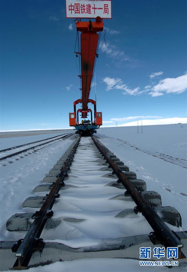 （新華全媒頭條&middot;壯麗70年&middot;奮斗新時(shí)代&middot;圖文互動(dòng)）（4）開(kāi)拓雪域高原的夢(mèng)想之路&mdash;&mdash;來(lái)自青藏鐵路的蹲點(diǎn)報(bào)告