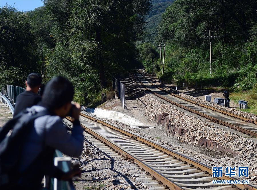 （新華全媒頭條&middot;圖文互動(dòng)）（9）百年&ldquo;筑夢(mèng)&rdquo;的榮光&mdash;&mdash;寫在京張高鐵全線軌道貫通之際