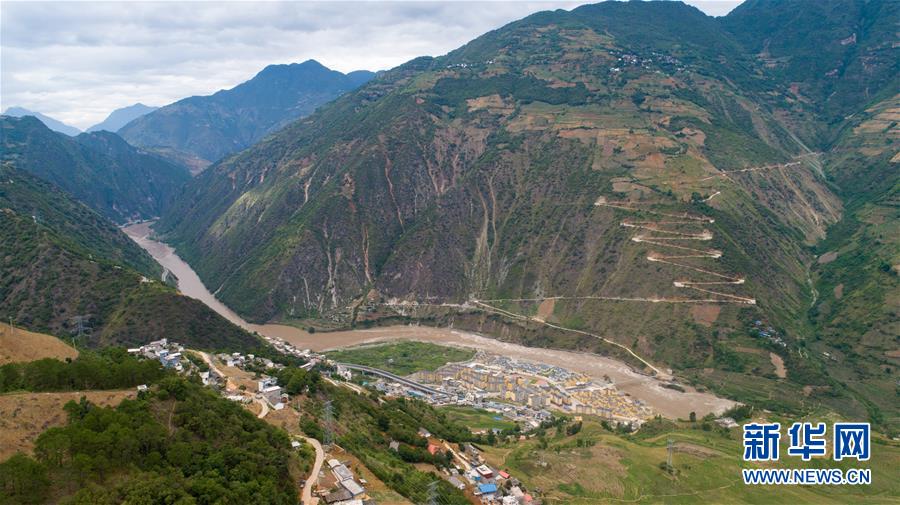 （直過民族脫貧攻堅(jiān)&middot;圖文互動(dòng)）（3）下山！傈僳群眾開啟新生活