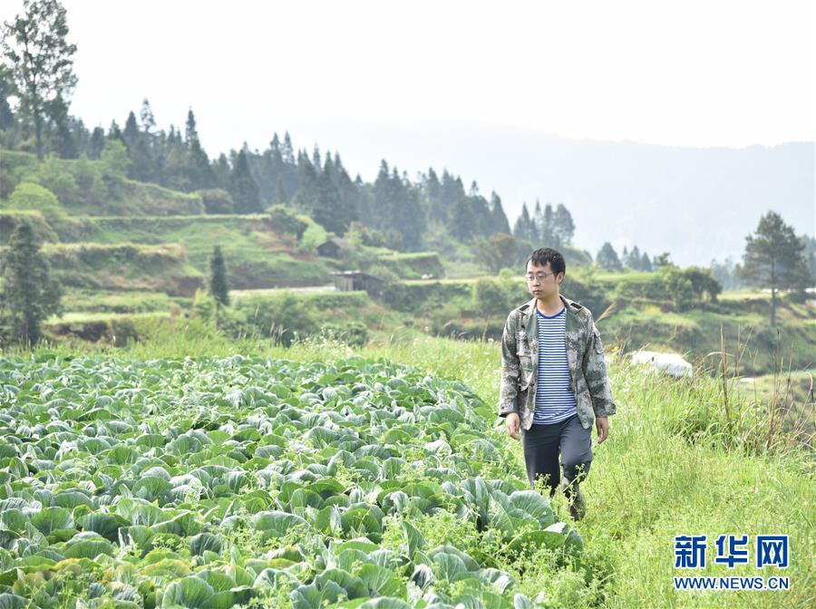 （新華全媒頭條&middot;圖文互動(dòng)）（1）咱們村里的年輕人&mdash;&mdash;記奮戰(zhàn)在貴州脫貧攻堅(jiān)一線的青年