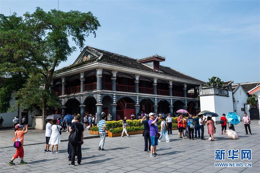 （新華全媒頭條&middot;壯麗70年&middot;奮斗新時(shí)代&mdash;&mdash;記者再走長征路&middot;圖文互動）（7）偉大轉(zhuǎn)折是怎樣發(fā)生的&mdash;&mdash;重回遵義會議現(xiàn)場