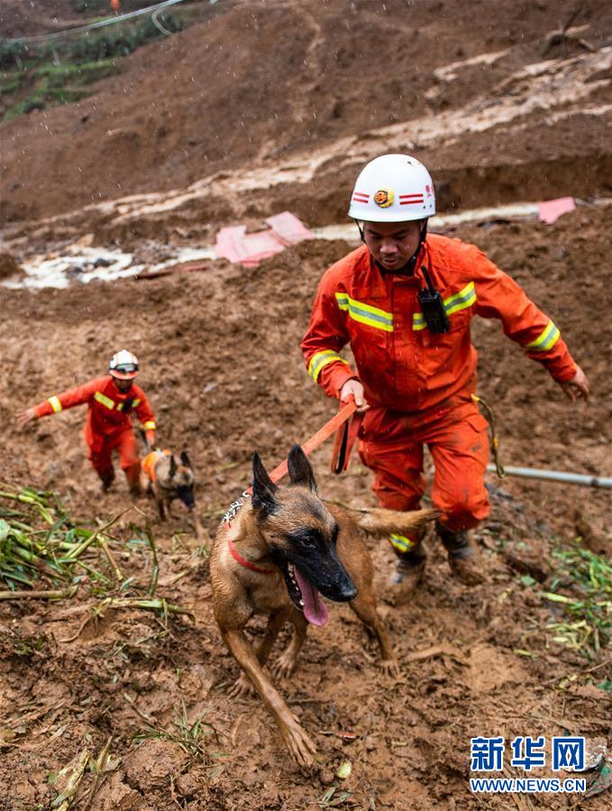（新華全媒頭條&middot;圖文互動）（4）有一絲希望，就盡百倍努力&mdash;&mdash;貴州水城&ldquo;7&middot;23&rdquo;特大山體滑坡72小時救援紀實