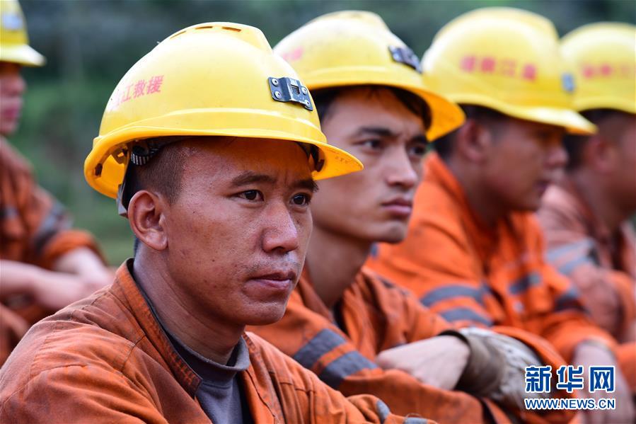 （新華全媒頭條&middot;圖文互動）（8）有一絲希望，就盡百倍努力&mdash;&mdash;貴州水城&ldquo;7&middot;23&rdquo;特大山體滑坡72小時救援紀實