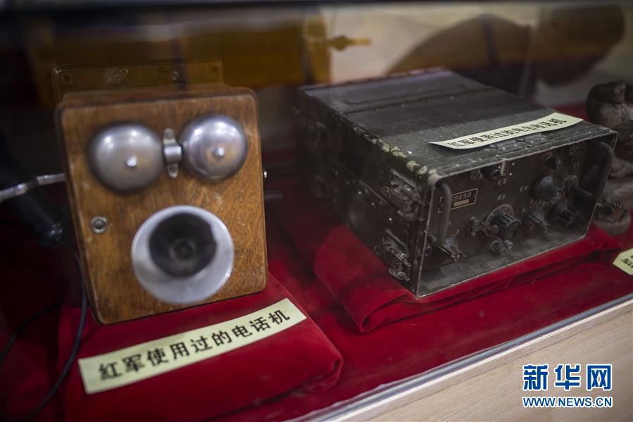 (壯麗70年·奮斗新時(shí)代——記者再走長(zhǎng)征路·圖文互動(dòng))(3)赤子心紅色情——潘庭宏的紅色收藏之路