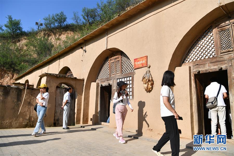 （新華全媒頭條&middot;壯麗70年&middot;奮斗新時代&mdash;&mdash;記者再走長征路&middot;圖文互動）（9）紅星，從這里照耀中國&mdash;&mdash;陜北見證中國革命的歷史轉(zhuǎn)折