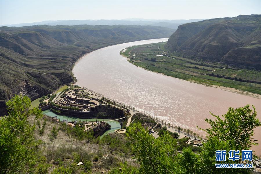 （新華全媒頭條&middot;壯麗70年&middot;奮斗新時(shí)代&mdash;&mdash;記者再走長(zhǎng)征路&middot;圖文互動(dòng)）（10）紅星，從這里照耀中國(guó)&mdash;&mdash;陜北見證中國(guó)革命的歷史轉(zhuǎn)折