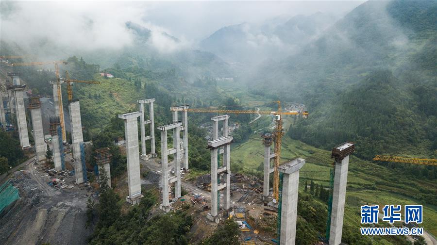 （壯麗70年&middot;奮斗新時(shí)代&mdash;&mdash;共和國發(fā)展成就巡禮）（8）人暢其行、貨暢其流&mdash;&mdash;共和國交通運(yùn)輸業(yè)發(fā)展成就巡禮