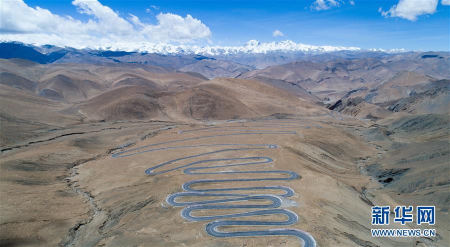 （壯麗70年&middot;奮斗新時(shí)代&mdash;&mdash;共和國發(fā)展成就巡禮）（9）人暢其行、貨暢其流&mdash;&mdash;共和國交通運(yùn)輸業(yè)發(fā)展成就巡禮