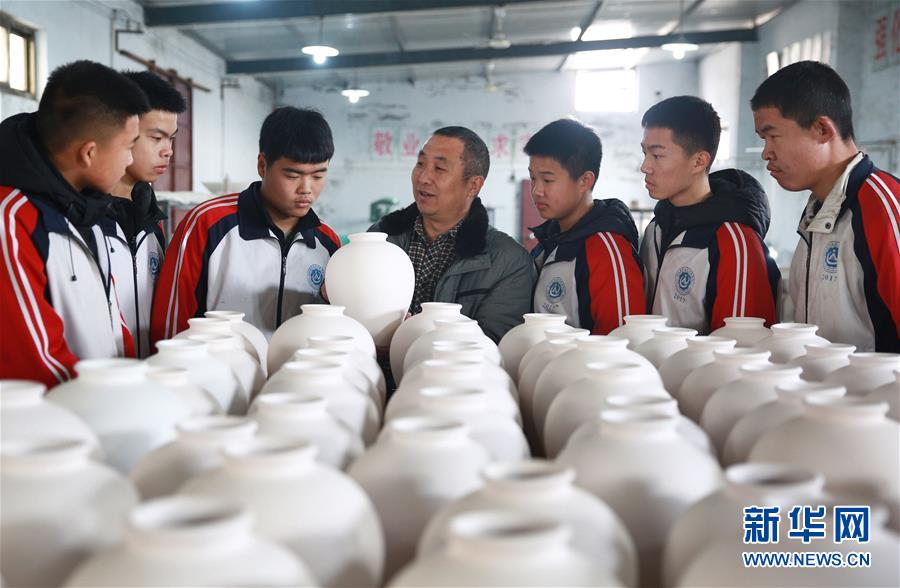 （壯麗70年&middot;奮斗新時代&mdash;&mdash;共和國發(fā)展成就巡禮&middot;圖文互動）（3）優(yōu)先發(fā)展 奠基未來&mdash;&mdash;共和國教育事業(yè)發(fā)展成就巡禮