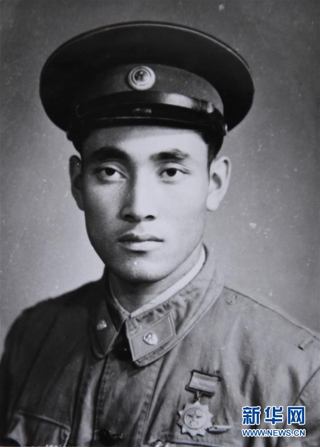 （圖文互動(dòng)）（4）歷史的見證&mdash;&mdash;陸軍邊海防學(xué)院維吾爾族女講師其曼古力一家三代守疆固邊記事