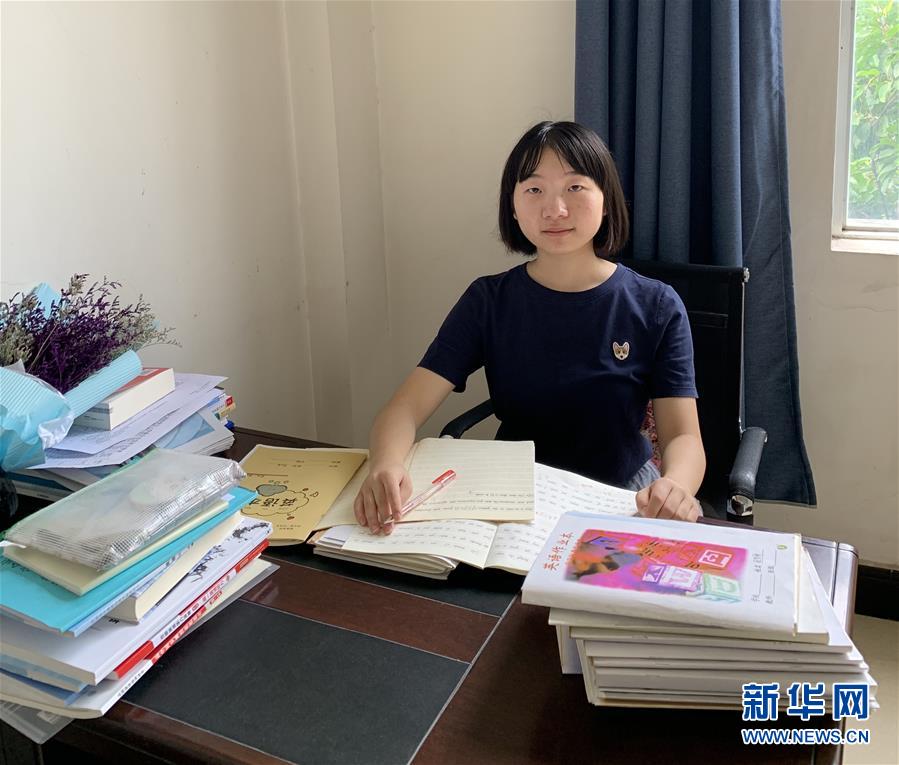 （在習(xí)近平新時(shí)代中國(guó)特色社會(huì)主義思想指引下&mdash;&mdash;新時(shí)代新作為新篇章&middot;總書記關(guān)心的百姓身邊事&middot;圖文互動(dòng))（2）&ldquo;我走進(jìn)大山，是為了讓你走出大山&rdquo;&mdash;&mdash;大學(xué)生支教故事