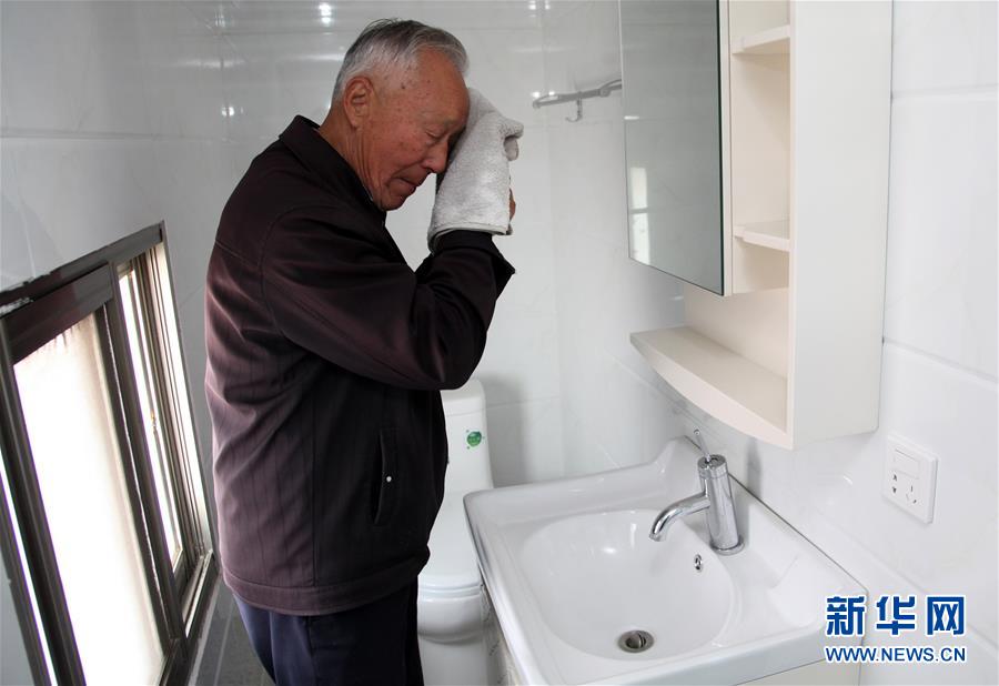 （新華全媒頭條&middot;自信中國&middot;70年啟示錄&middot;圖文互動(dòng)）（7）初心不改為人民&mdash;&mdash;從壯闊70年看中國情懷