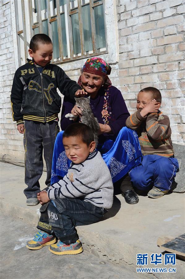 （壯麗70年&middot;奮斗新時代&mdash;&mdash;共和國榮光&middot;圖文互動）（1）中國，一生的守護(hù)&mdash;&mdash;記&ldquo;人民楷模&rdquo;國家榮譽(yù)稱號獲得者布茹瑪汗&middot;毛勒朵