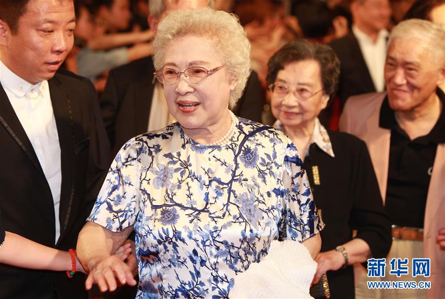 (壯麗70年·奮斗新時(shí)代——共和國(guó)榮光·圖文互動(dòng))(2)秦怡:中國(guó)銀幕不老的“青春之歌”