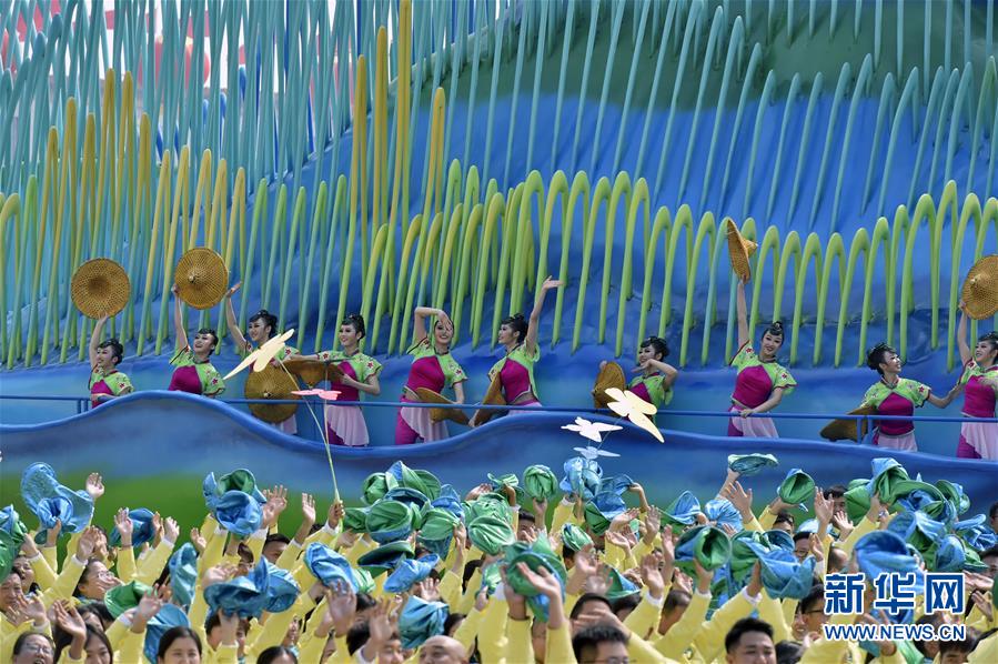 （新華全媒頭條&middot;圖文互動）（12）凝聚愛國主義的磅礴力量！&mdash;&mdash;新中國成立70周年盛典啟示錄