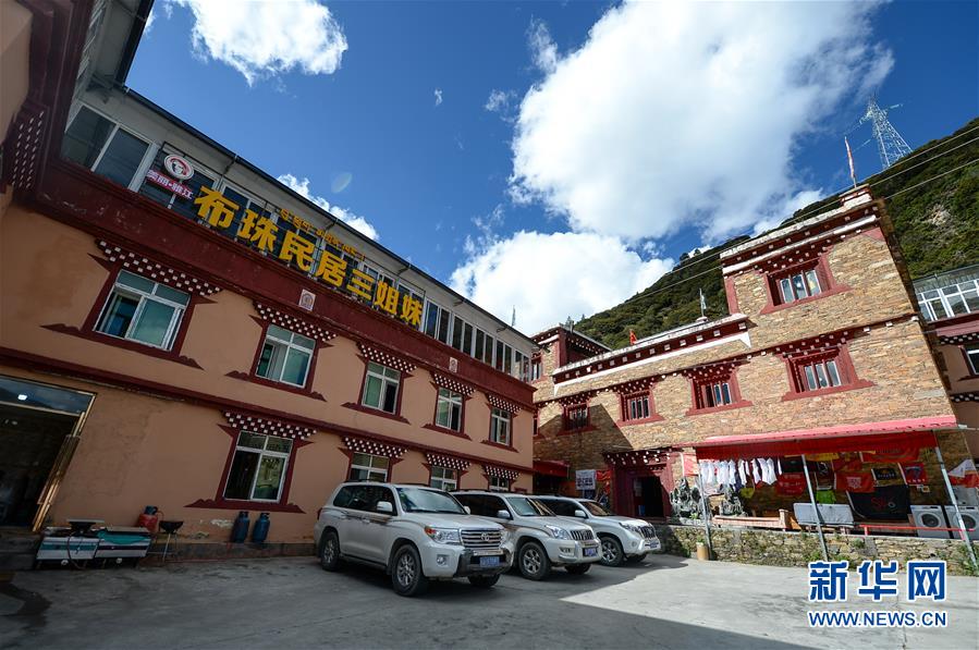 (圖文互動(dòng))(1)記者手記:雪山下的最美風(fēng)景