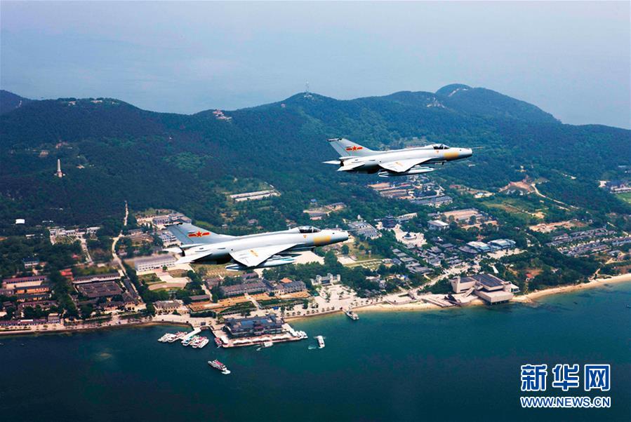 （新華全媒頭條&middot;人民空軍70年&middot;圖文互動）（11）陽光照耀奮飛的航程&mdash;&mdash;黨中央、中央軍委和習(xí)主席關(guān)心人民空軍建設(shè)發(fā)展紀(jì)實