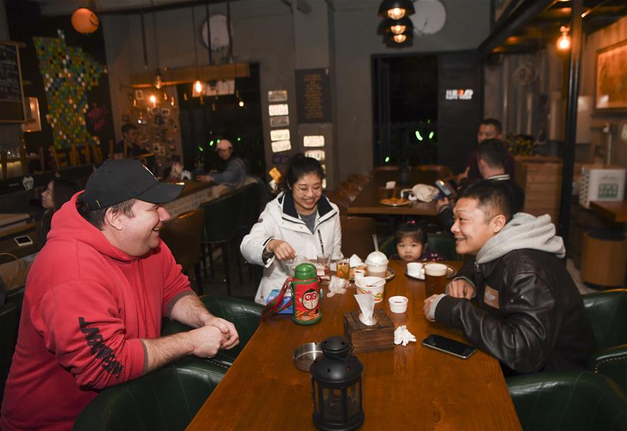 (在習(xí)近平新時(shí)代中國特色社會主義思想指引下——新時(shí)代新作為新篇章·總書記關(guān)切開放事·圖文互動(dòng))(2)中國引力:在開放的中國共創(chuàng)幸福