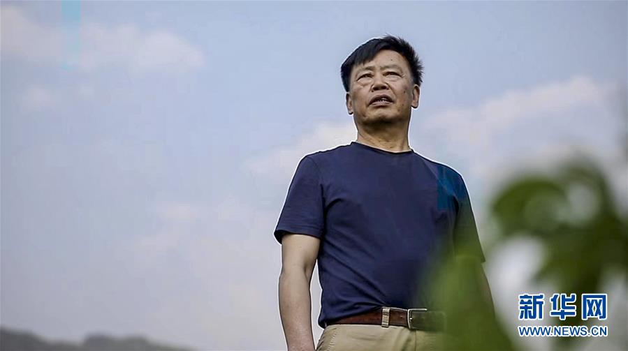 （新華全媒頭條&middot;時(shí)代先鋒&middot;圖文互動）（1）&ldquo;要把論文寫在大地上&rdquo;&mdash;&mdash;記&ldquo;農(nóng)民院士&rdquo;朱有勇