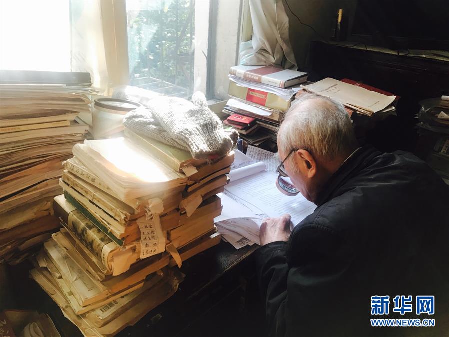 （新華全媒頭條&middot;圖文互動(dòng)）（10）滄海橫流 信仰彌堅(jiān)&mdash;&mdash;記共產(chǎn)黨員、湘潭大學(xué)九旬教授滄南