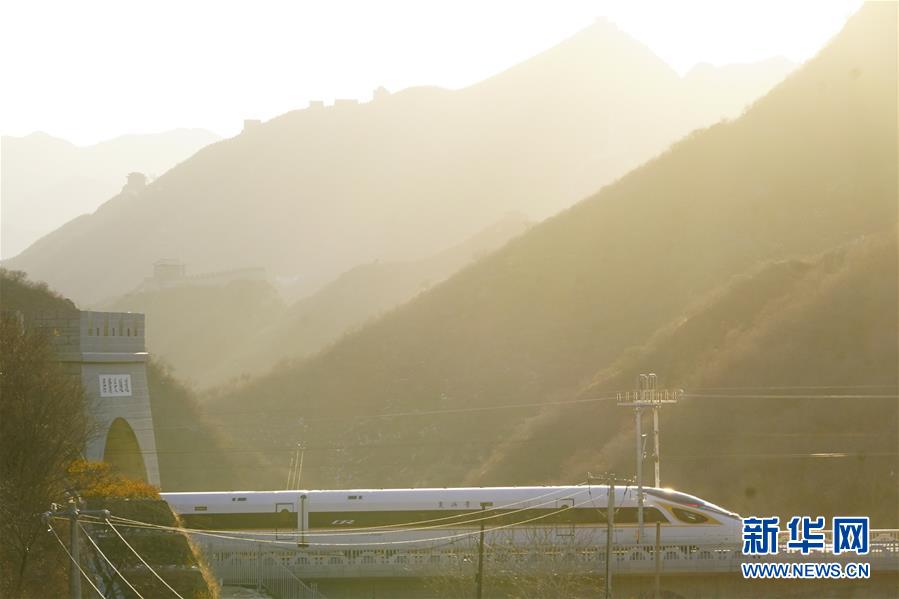 （新華全媒頭條&middot;圖文互動）（11）百年跨越，逐夢京張&mdash;&mdash;寫在京張高鐵開通暨中國高鐵突破3.5萬公里之際