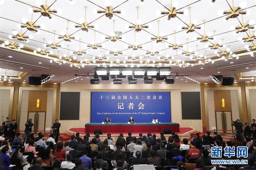 （兩會(huì)）（1）國務(wù)院扶貧辦主任劉永富就&ldquo;攻堅(jiān)克難&mdash;&mdash;堅(jiān)決打贏脫貧攻堅(jiān)戰(zhàn)&rdquo;答記者問