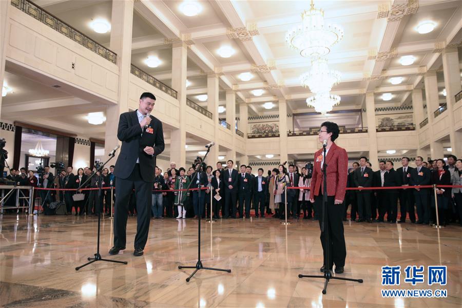 （兩會(huì)&middot;面對(duì)面）（13）全國政協(xié)委員接受采訪