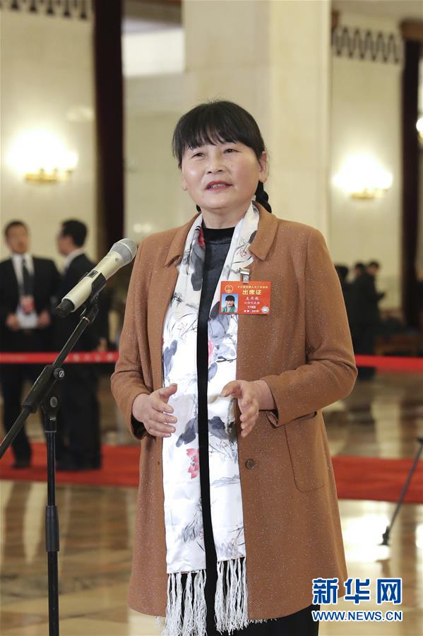 （兩會&middot;面對面&middot;XHDW）（2）全國人大代表接受采訪