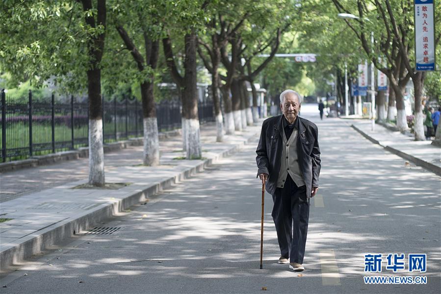 （今日關(guān)注&middot;科技獎勵大會&middot;圖文互動）（4）此生屬于祖國，此生無怨無悔&mdash;&mdash;隱身30年的中國核潛艇先驅(qū)黃旭華
