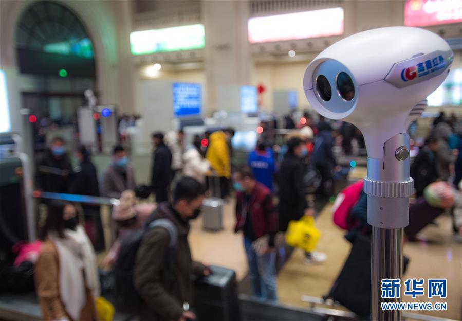 (社會)(1)武漢:漢口火車站加強疫情監(jiān)控