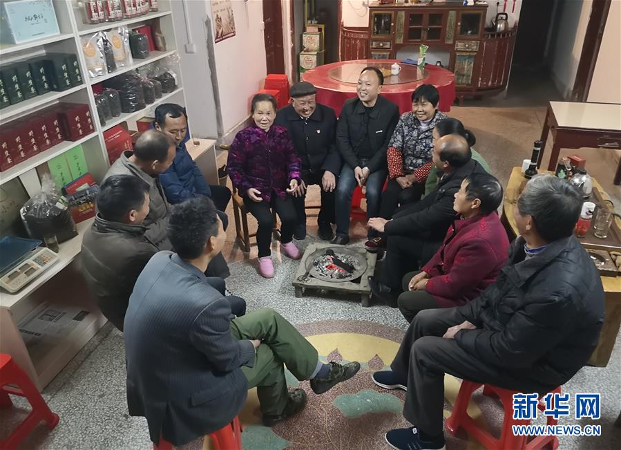 (新華全媒頭條·圖文互動)(8)循著習(xí)近平總書記足跡感受新時(shí)代新年味