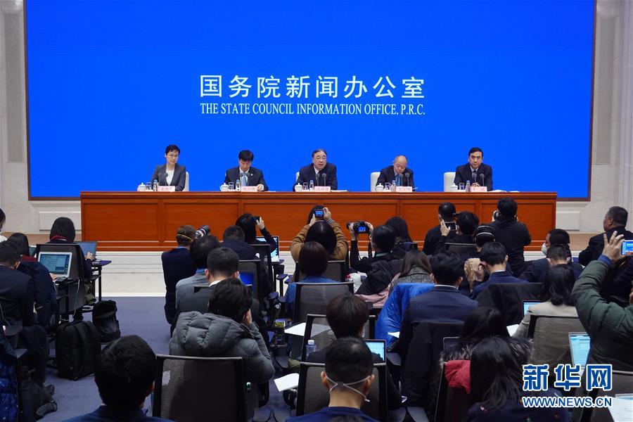 （新華全媒頭條&middot;圖文互動）（5）萬眾一心迎挑戰(zhàn) 眾志成城戰(zhàn)疫情&mdash;&mdash;全國總動員打響疫情防控阻擊戰(zhàn)紀(jì)實(shí)