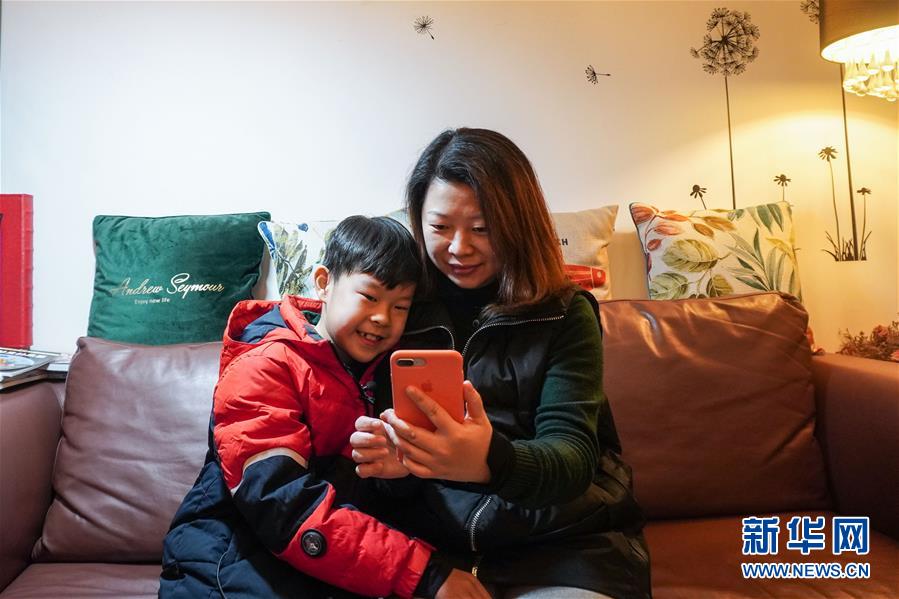 （聚焦疫情防控&middot;圖文互動）（1）無法握手，但始終并肩