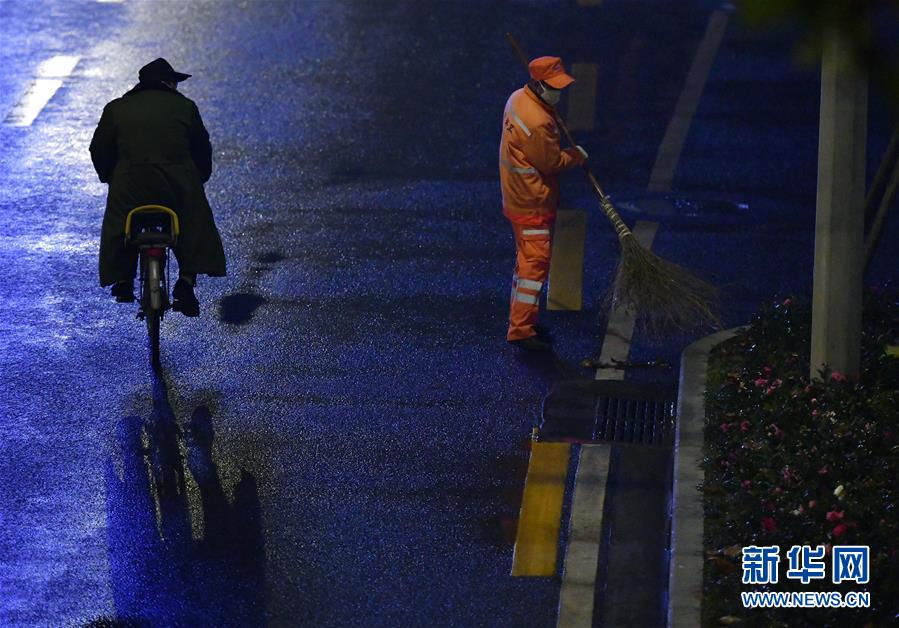 （新華全媒頭條）（10）非常&ldquo;10+1&rdquo;&mdash;&mdash;武漢春節(jié)假期延長第一天掃描