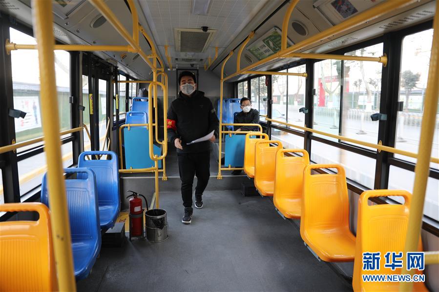 （聚焦疫情防控&middot;圖文互動）（2）疫情下的公交司機：只要有一名乘客，我們也要堅守！