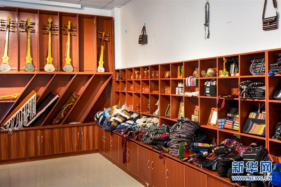 (新春走基層·圖文互動(dòng))(3)一個(gè)海拔4800米山村的“新生”